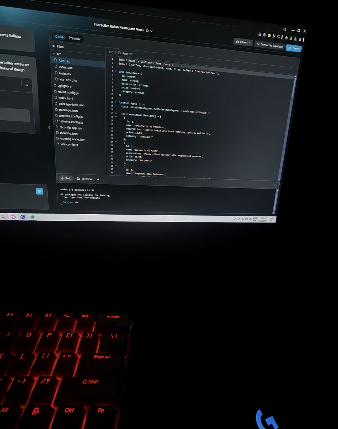 Fundador da JB Engine trabalhando em um projeto de código